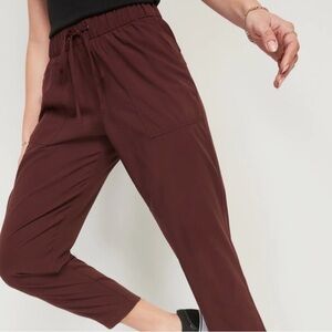 Old Navy Stretch Tech Maroon Pants size Large